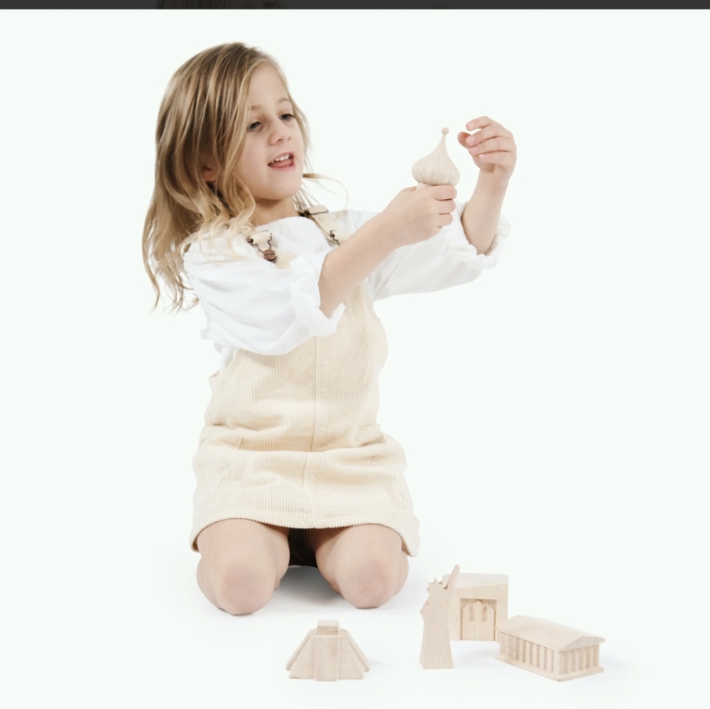 Gathre wooden landmarks kids toys BNIB Montessori
